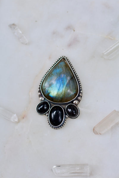 Customizable Labradorite + Onyx Setting